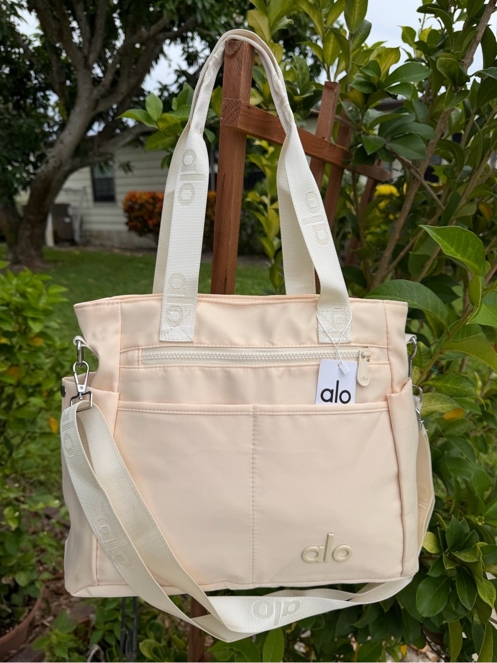 ALO Yoga Pale Cream Tote with Detachable Strap